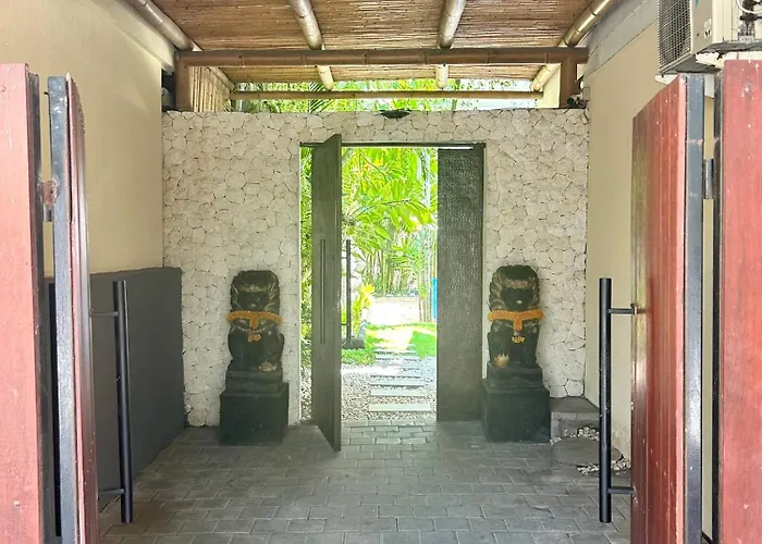 Malya 5 Bedrooms Villa Seminyak