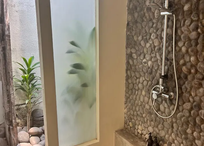 Malya 5 Bedrooms Villa Seminyak